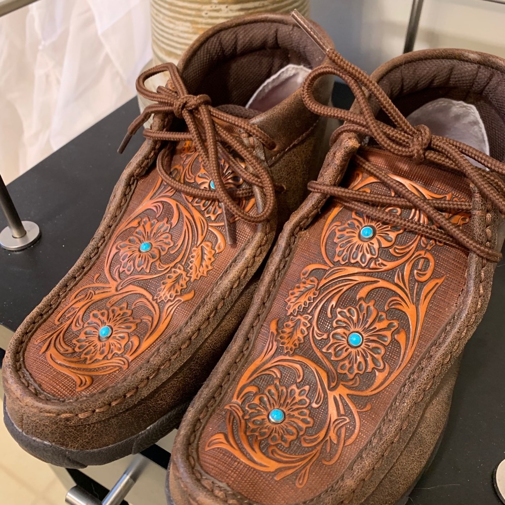 Women’s Twisted X Chukka Mocs with turquoise